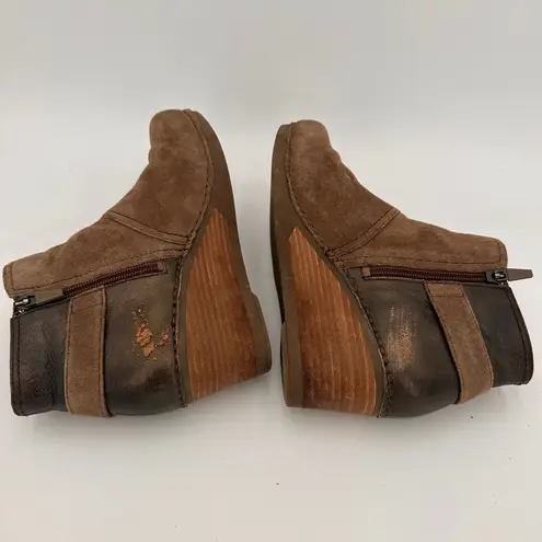 Dansko  Brown Suede Shirley Wedge Ankle Booties Size 39 / 9