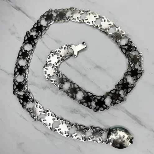Ornate Silver Tone Flower Chain Belt Double Hook Decorative One Size ✨