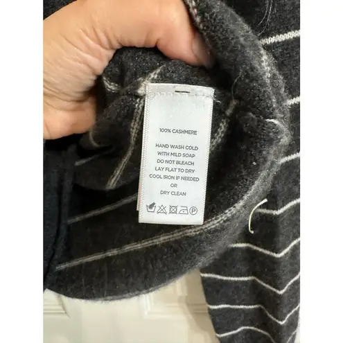 Lilla P striped cashmere turtleneck grey white sweater size Small Gray