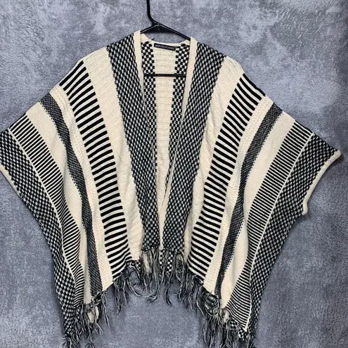 Hot & Delicious Women’s Kimono Cardigan Black White Striped Fringe Open Front Sw