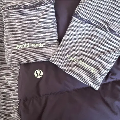 Lululemon Fluff Off Hooded PulloverDown Zinfandel Purple size 6