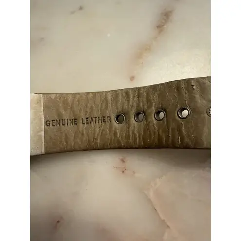 Marc by Marc Jacobs  Retro Leather Watch – Rotating Logo Dial - Image 6