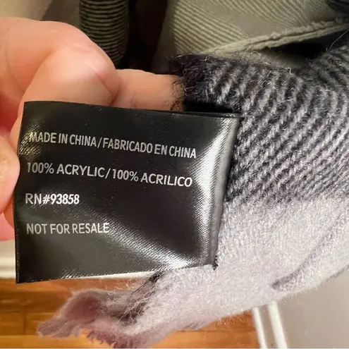 Plaid Blanket Scarf Shawl White Black Gray Fringe One Size