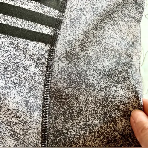 Adidas  AEROREADY  Feel Brilliant 7/8 Length Grey/Black Leggings. NWT Sz M