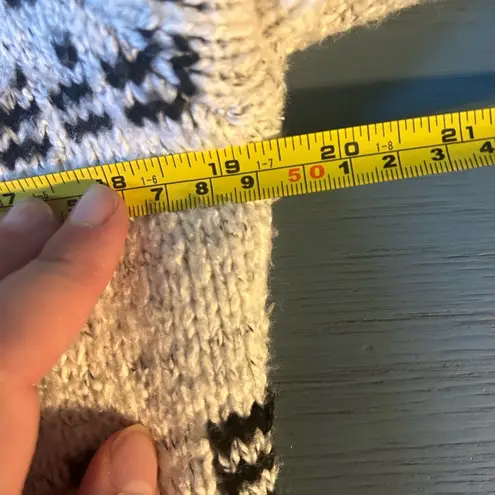 Cupcakes and Cashmere LONG TRIBAL SWEATER, SZ XS, Good Condition (Grey/Blk)