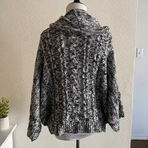 Moth Cowl Neck Cable Knit Batwing Sweater | Salt & Pepper Black/White Size M