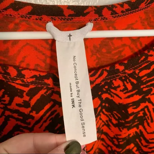 No Concept But Buy The Good Sense by Ink Topper Red Black Geo Size undefined