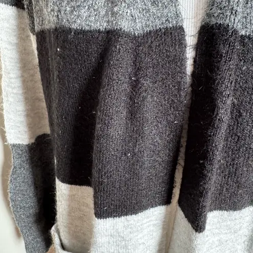 Modern Canvas XL Sweater