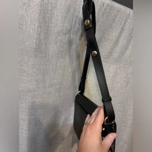 Aimee Kestenberg black leather purse with leopard print trim and stud details - Image 5