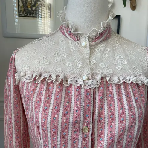 Vintage 70s Cottage Core Country Bicentennial Blouse Calico Lace S Pink