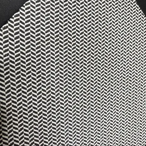 XOXO  Black & White Geometric Long Sleeve Bodycon Mini Dress Size 4 Small