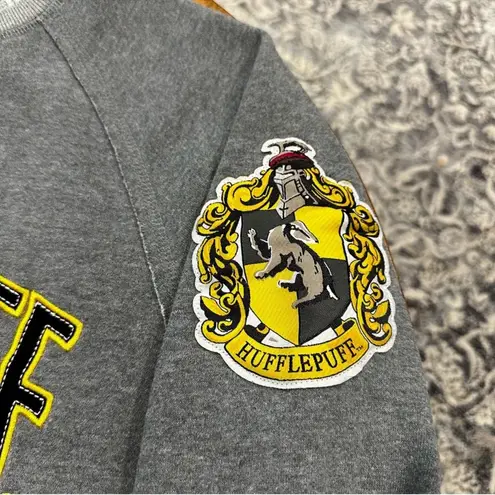 Harry Potter Wizarding World Universal Studios Hufflepuff Sweatshirt Size Small Gray
