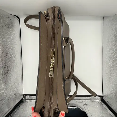 La Terre Chic Taupe PU Leather Shoulder Bag Set w/Matching Wallet Brown