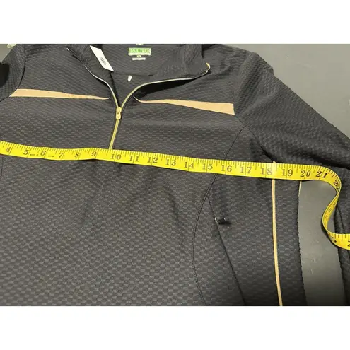 Tail Tech Performance 1/2 Zip Pullover in a textured Black size L. Size L