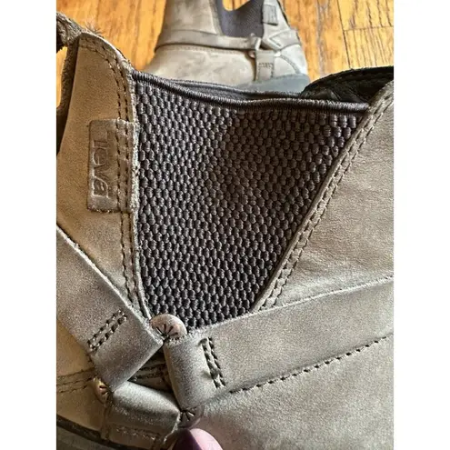 Teva Women’s De La Vina Dos Chelsea Boot Size 6.5 Taupe GUC