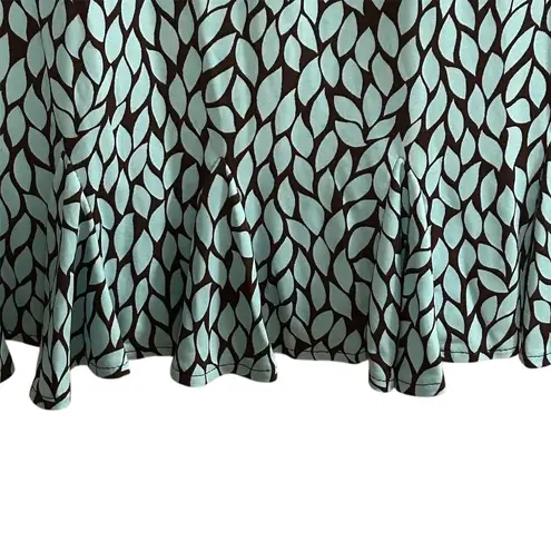 London Times Women's Size 8 Leaf Print V-Neck Knee Length Dress