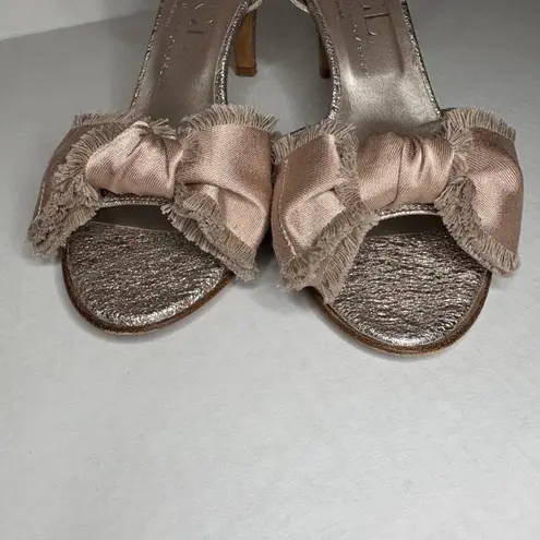 AGL Attilio Giusti Leombruni Women's Metallic Bow Ankle Strap Heels Size 38 Gold
