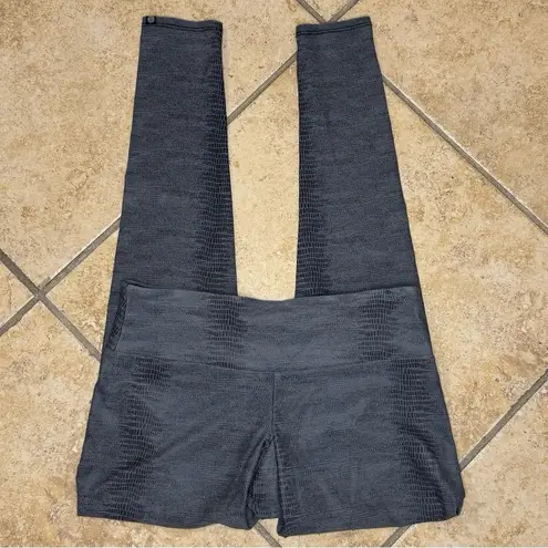 Onzie Hot Yoga Low Rise Leggings 209 in Charcoal Snake Size XS
