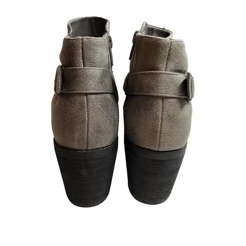 Bella Vita Grey Bootie Stacked Heel Size 9 New
