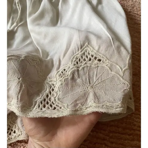 Surf Gypsy eyelet women’s Ombré Color shorts size M