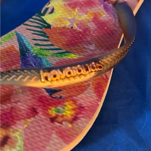 Havaianas  Size 7/8 Tropical Flip Flops