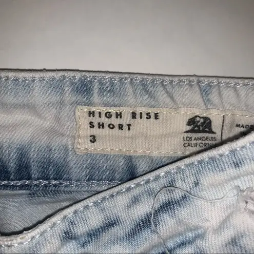 Bullhead Denim High Rise lightwash distress Shorts Size undefined