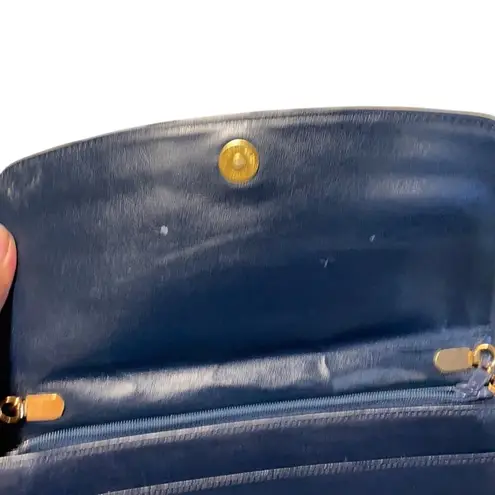 Vintage Towanny blue leather envelope purse chic glam neutral minimalist