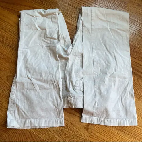 Vince  flared leg cargo pocket pant in creamy white size 0