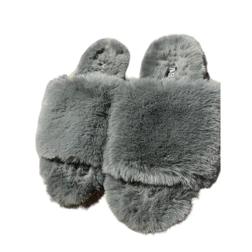 Twelve AM Gray Fluffy Slippers Faux Rabbit Indoor Outdoor Sz 11 Bedroom Shoes
