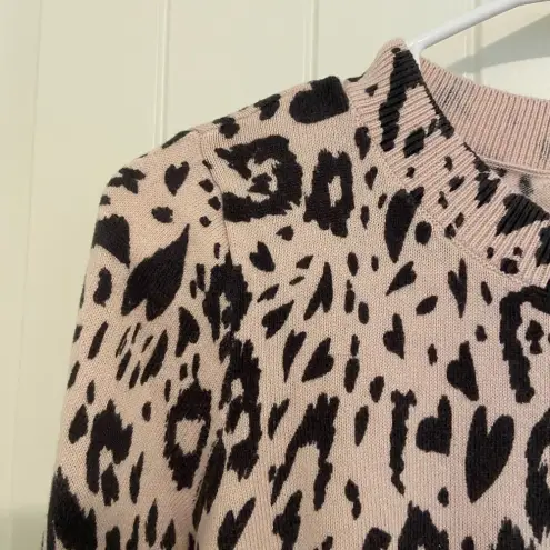 Loft EUC |  women’s leopard‎ heart print soft scoop neck sweater — XS