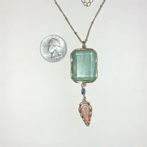 Elegant Gold Tone Green and Peach Shimmer Boho Pendant Necklace