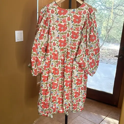 NWT GiGiO BLOSSOM FLORAL V