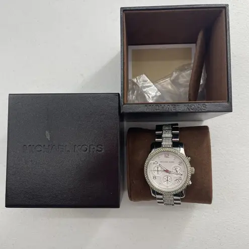 Michael Kors  Watch Women's Runway Chronograph SSWhite Crystal Silver Tone Dial