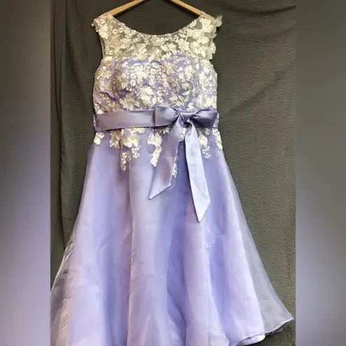 Jaden lilac dress with white upper shoulders tulle with flowers Size 16