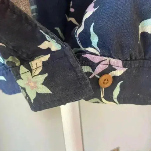 Duluth Trading Womens Floral wrap top Shirt Navy Size Small S