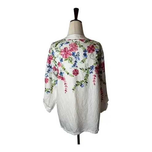 Kindred  Shirt Women Medium White Embroidered Floral Button Down Boho Cottagecore