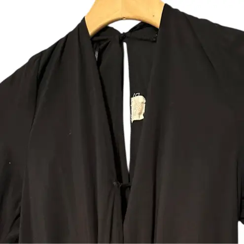 Surf Gypsy  Women’s Size M Black Crochet Waist Deep V-Neck Romper