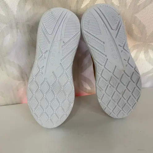 Driver Club USA Women's Leather Raleigh Extralight Wingtip Sneaker Loafer Size 5 Tan