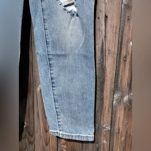 Tommy Hilfiger  distressed MOM Jeans