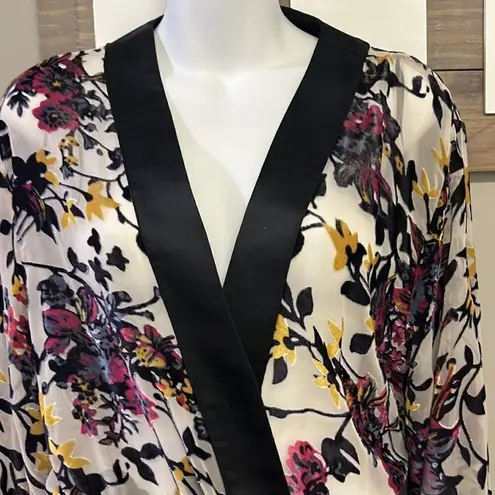 Tahari Women’s Velvet Mesh Sheer Floral Intimates Robe with Belt- Medium - Image 4