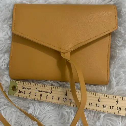 Glass Ladder Co Yellow Leather Crossbody Bag Tech Organizer NWT but FLAWED