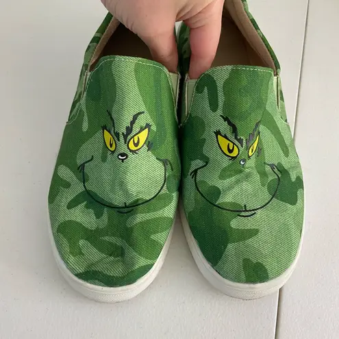 EUC Women’s green grinch canvas slip on casual loafers shoes comfy size 10.5/11