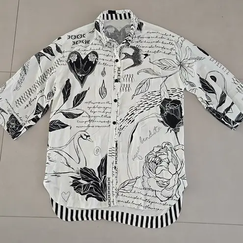 Agua Bendita NWT! Thoughts Print Chrissy Shirt- Size L