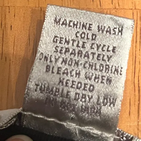 Chico's  Classic Black V-neck cap sleeve Top, size 1 (8)