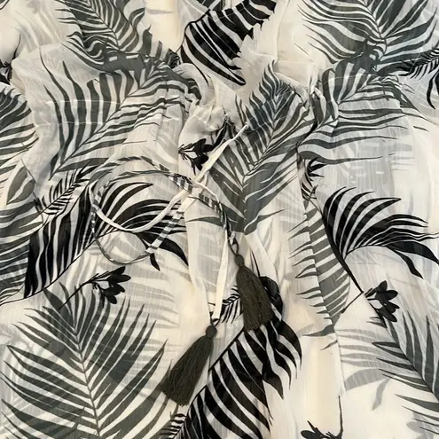 Kona Sol size small Sheer Black and White Leaf Print coverup kimono kaftan EUC