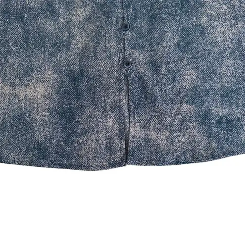 LuLaRoe Figure Flattering Blue & White Short Sleeve Button Down Blouse Size 2XL - Image 3