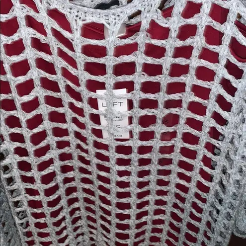 🥰 2 pc Grey cold shoulder sweater/ crimson tank top perfect for game day! Gray