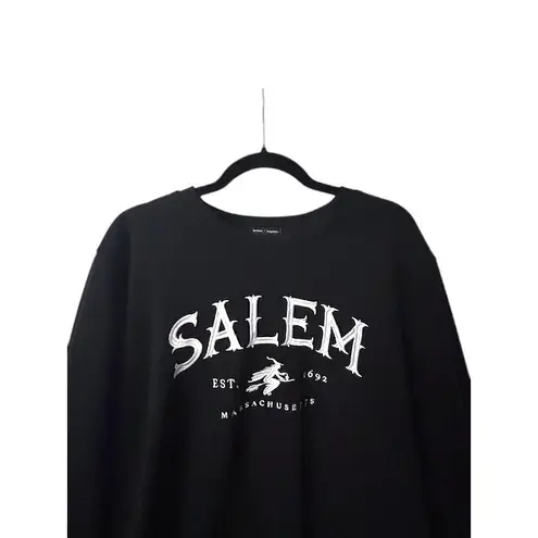 Salem Massachusetts EST 1692 Black Sweatshirt L Witchy Crewneck Sweatshirt Warm Size L