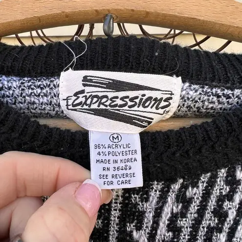 Vintage 80s expressions art deco chevron black and white grayscale knit sweater Size M