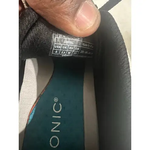 Vionic Arrival Slip Resistant Sneakers Women’s Size 6 White Black Work Shoes